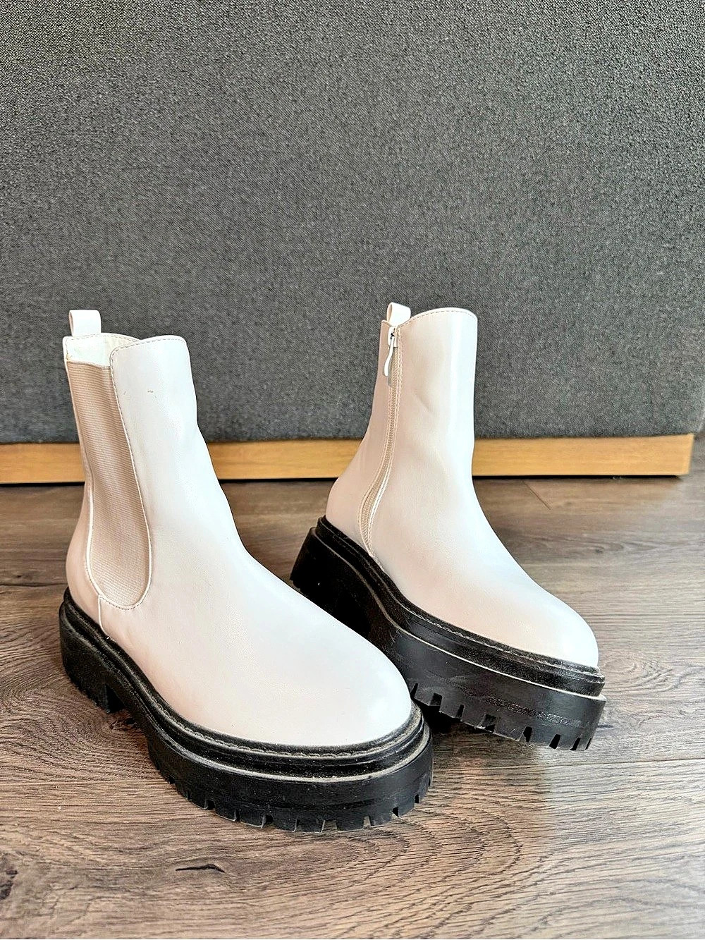 Nasty Gal White & Black Platform Boots Women’s: 6.5